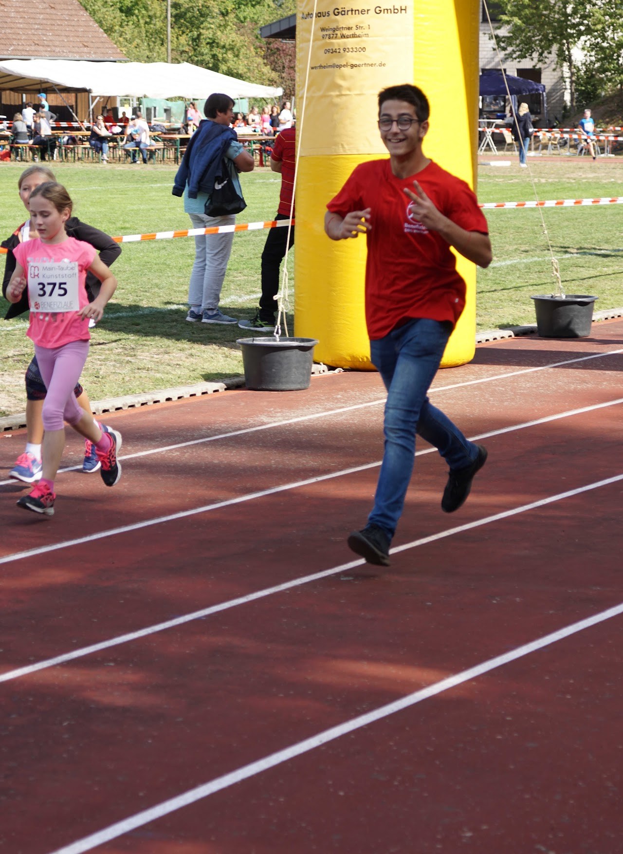 Bild vom 11. Benefizlauf im Jahr 2019. Dies ist das 48. Bild.